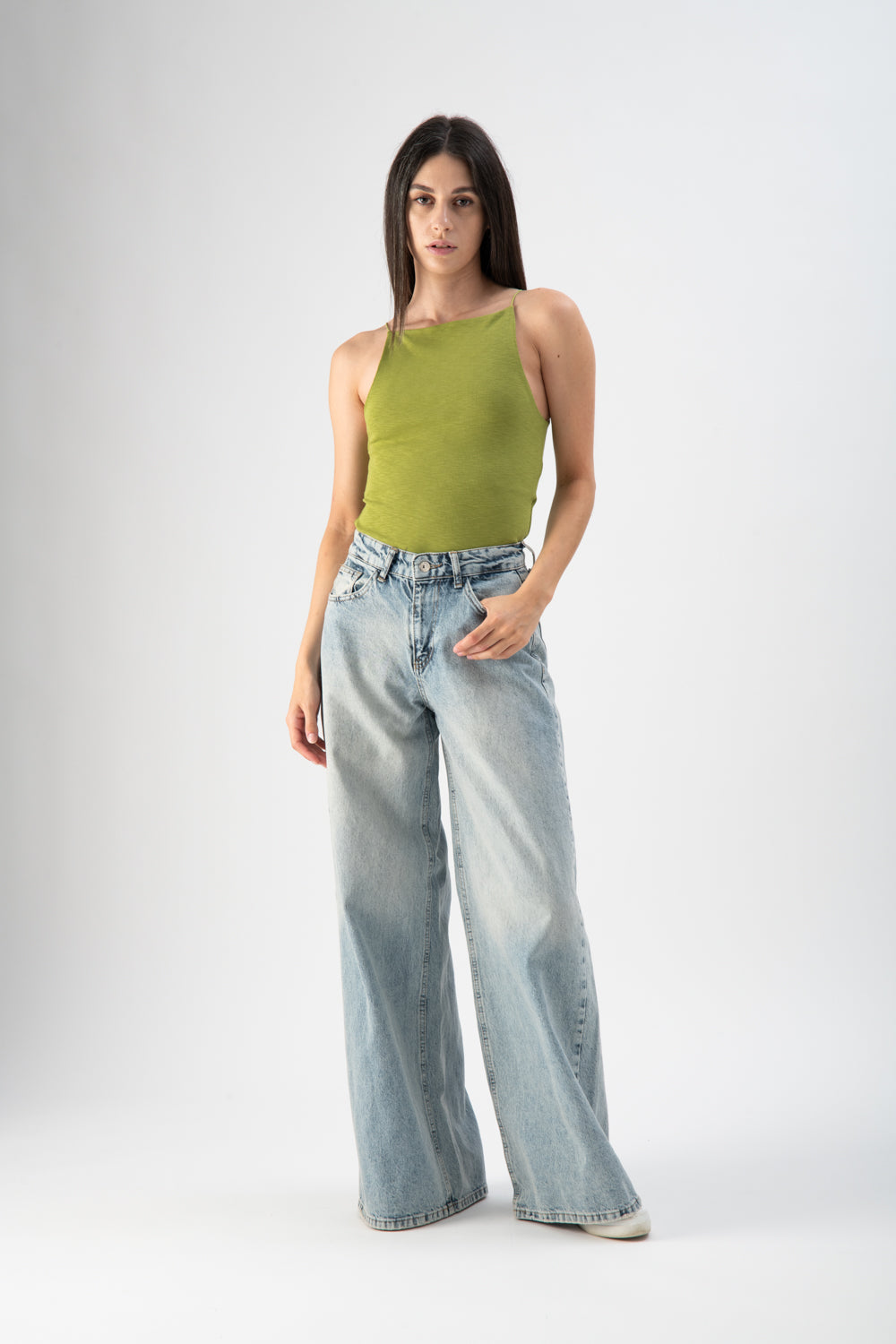 Jeans a gamba larga con cinque tasche
