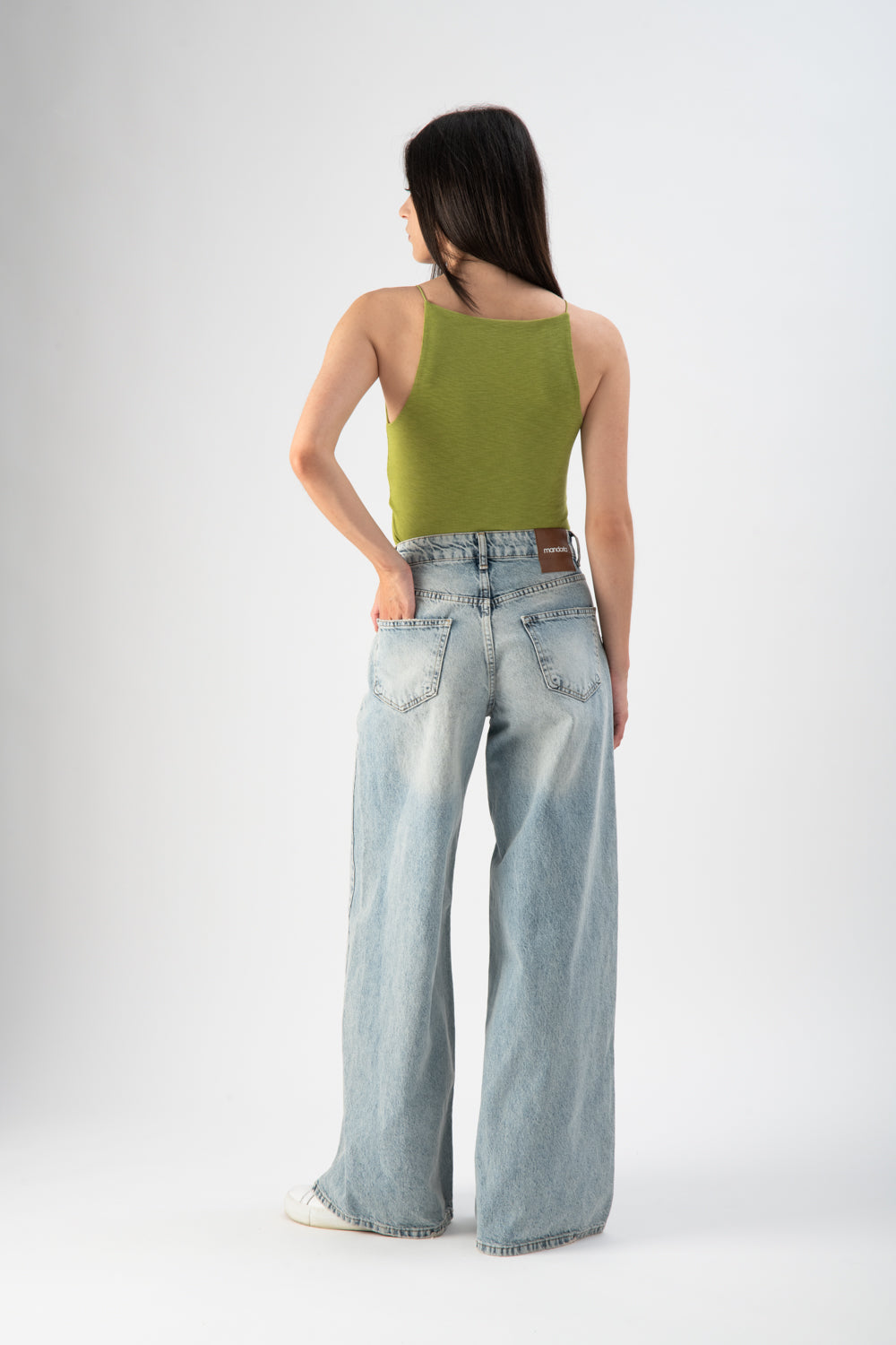 Jeans a gamba larga con cinque tasche