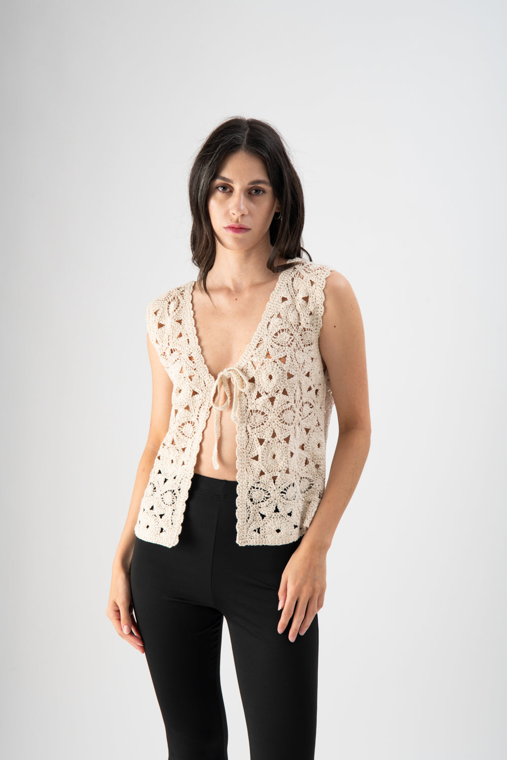 Gilet in crochet con micro paillettes