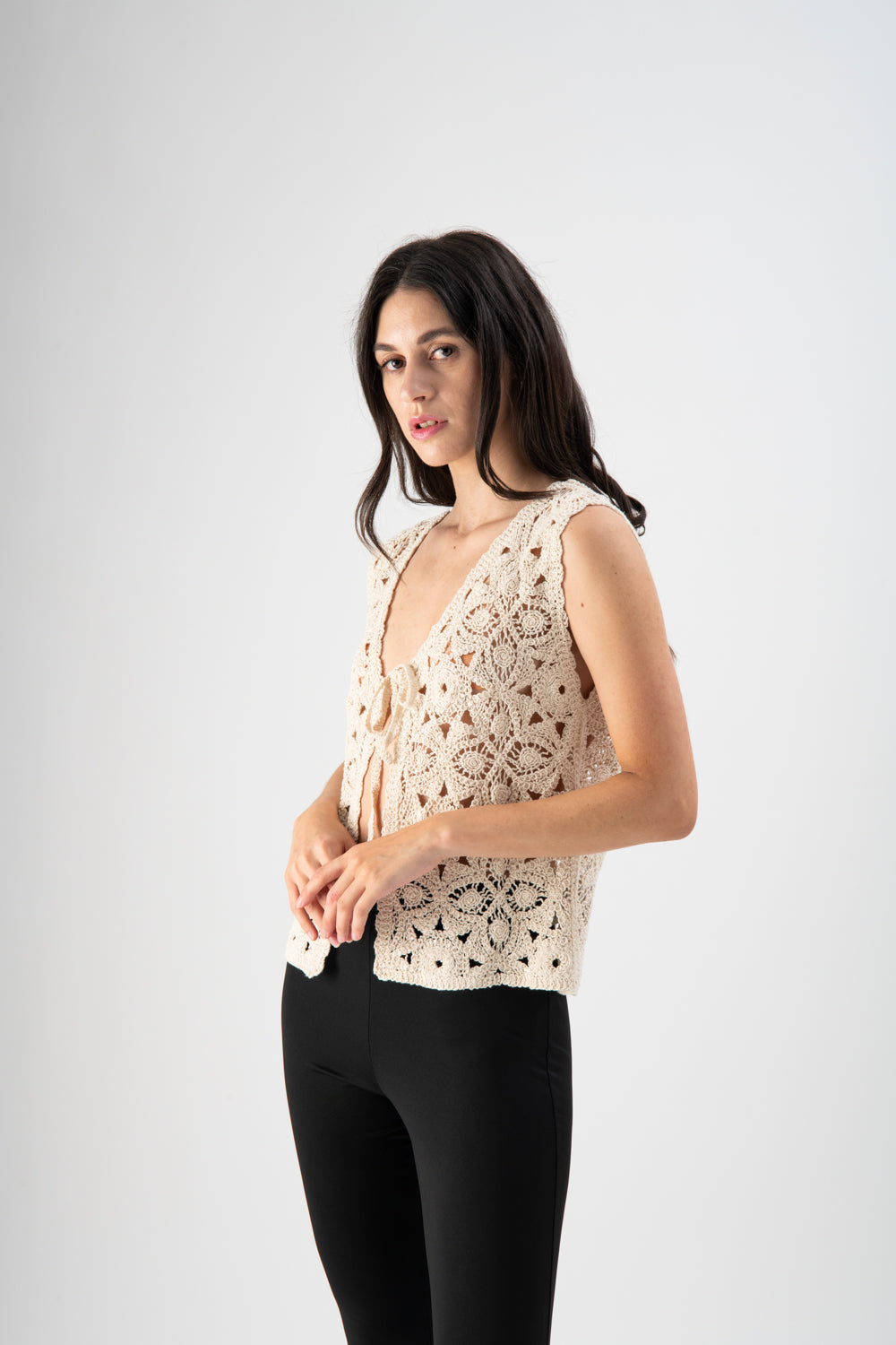 Gilet in crochet con micro paillettes